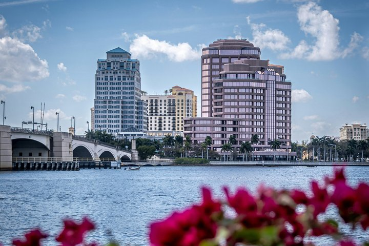 Private Ride from West Palm Beach to Fort Lauderdale Airport - Photo 1 of 7